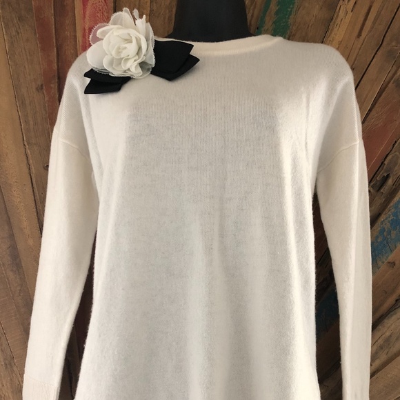 Kate Spade rosette pin cream wool blend Sweater SZ XXS - Picture 3 of 7